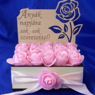 Anyák napi rózsaboxok
